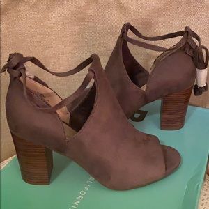 BC | Free People peep-toe bootie (NIB)